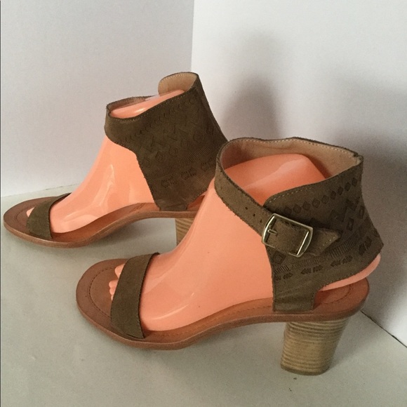 NWOT Howsty Celia SZ 38 (8 US) sandals suede $275 - Picture 6 of 6